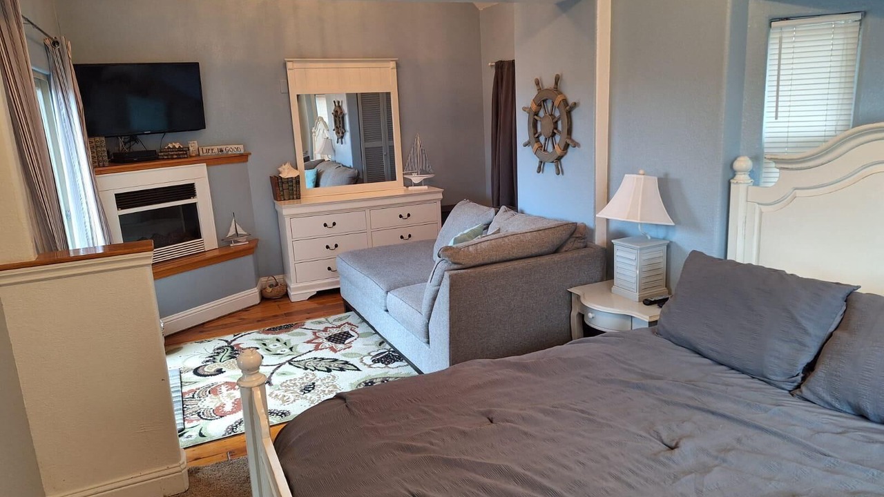 Photo of Bedroom in Smith River