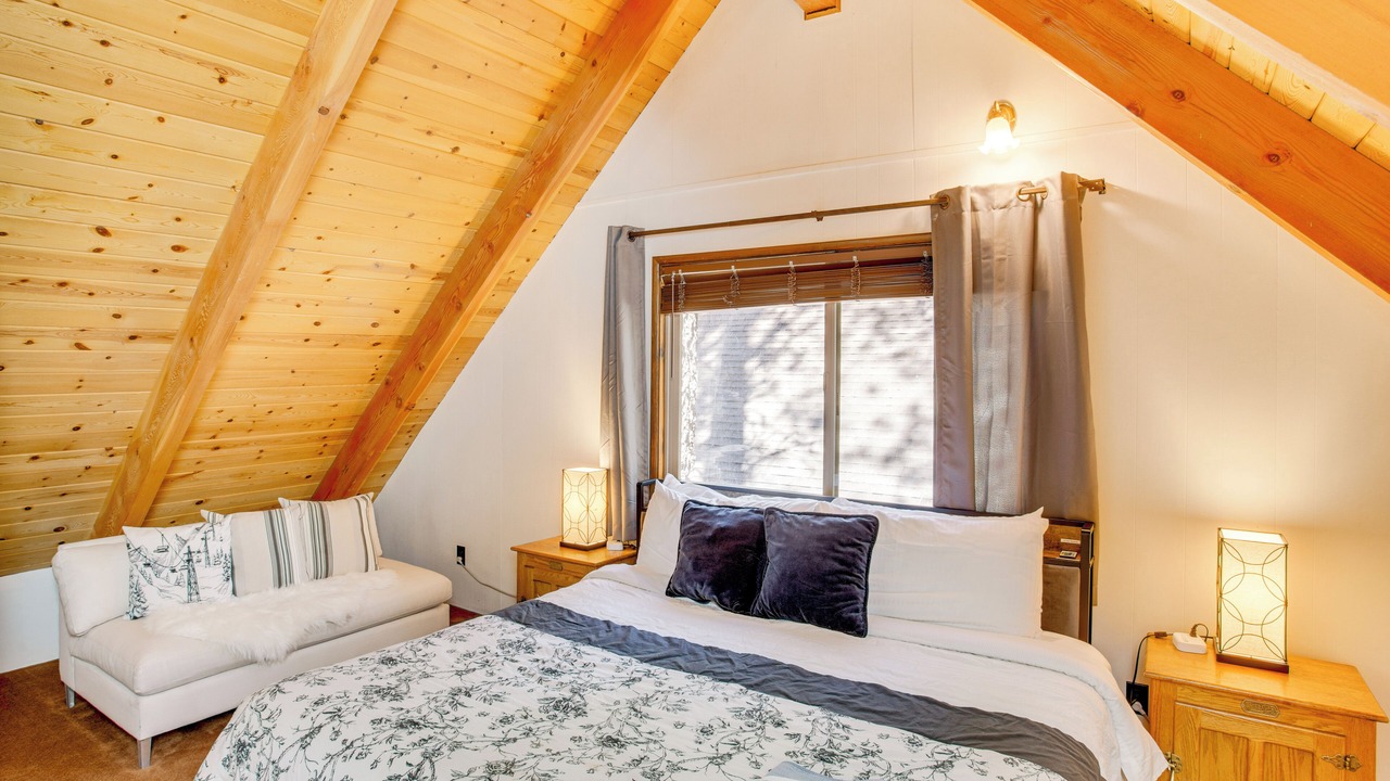 Photo of Bedroom in Summit Estates
