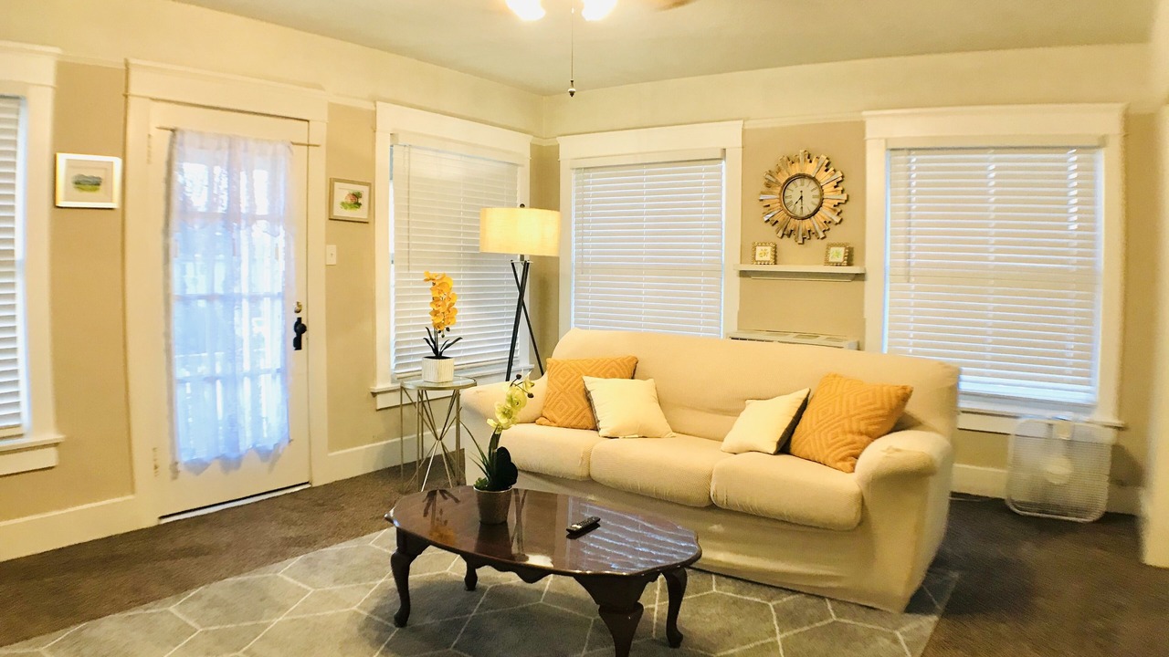 Photo of Livingroom in Oleander - Sunset