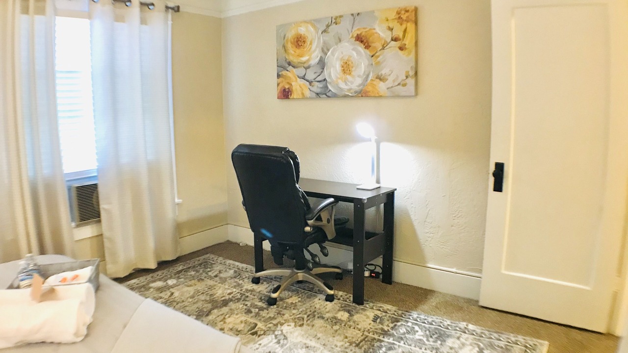 Photo of Bedroom in Oleander - Sunset