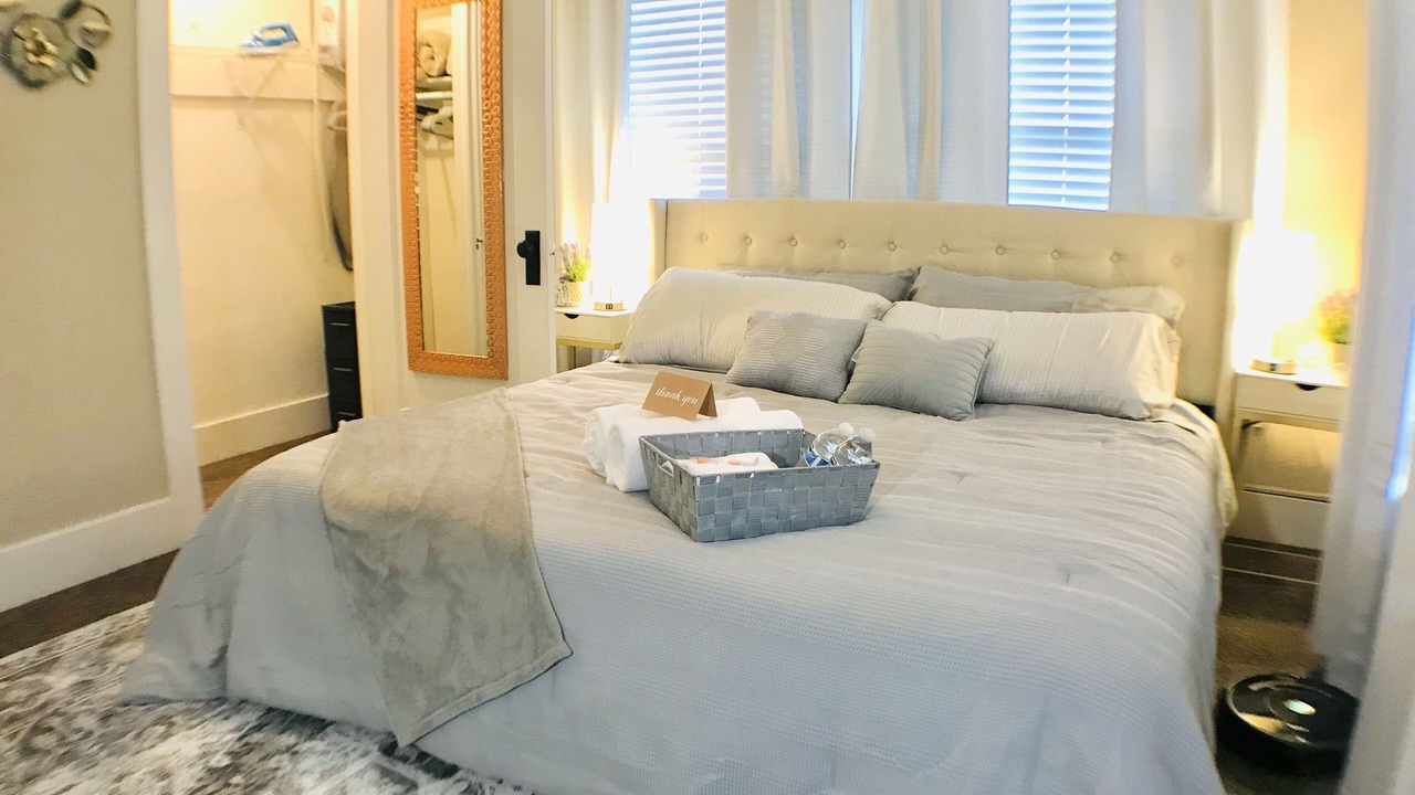 Photo of Bedroom in Oleander - Sunset
