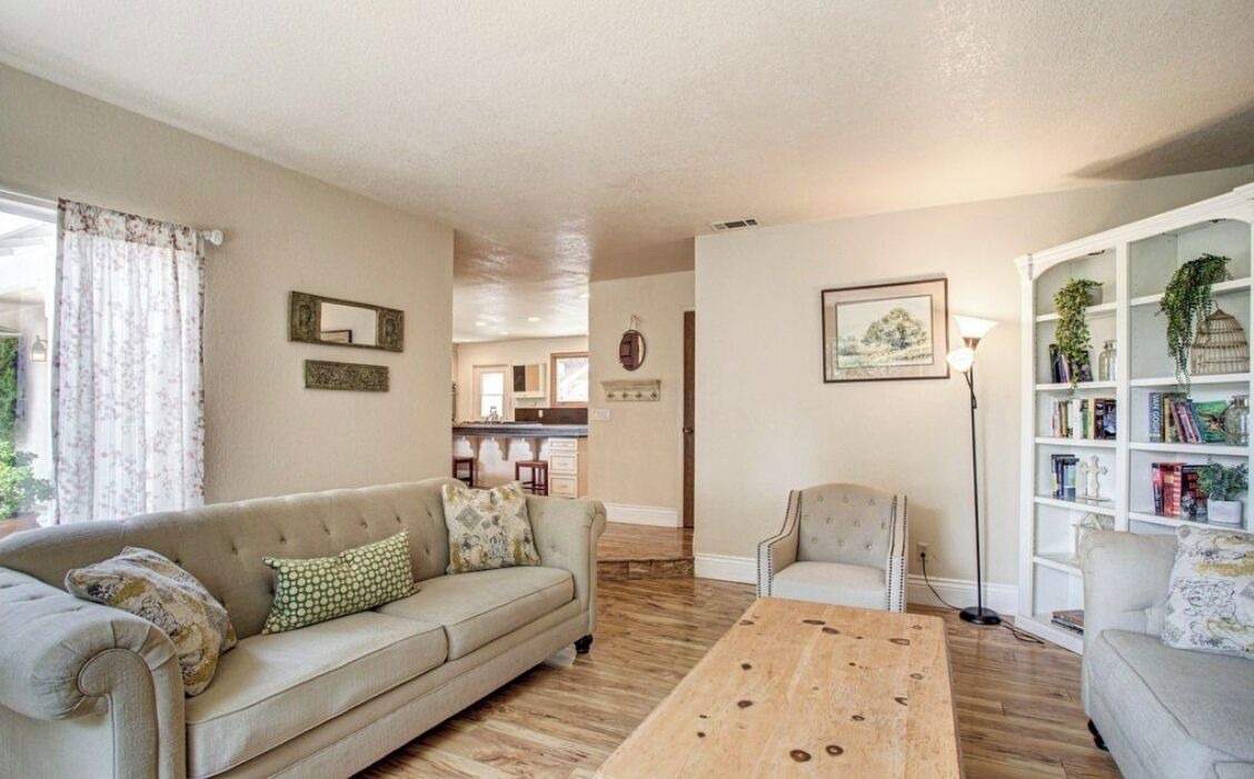 Photo of Livingroom in Carpenter Canyon