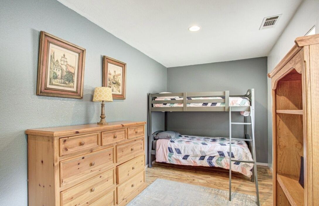 Photo of Bedroom in Carpenter Canyon