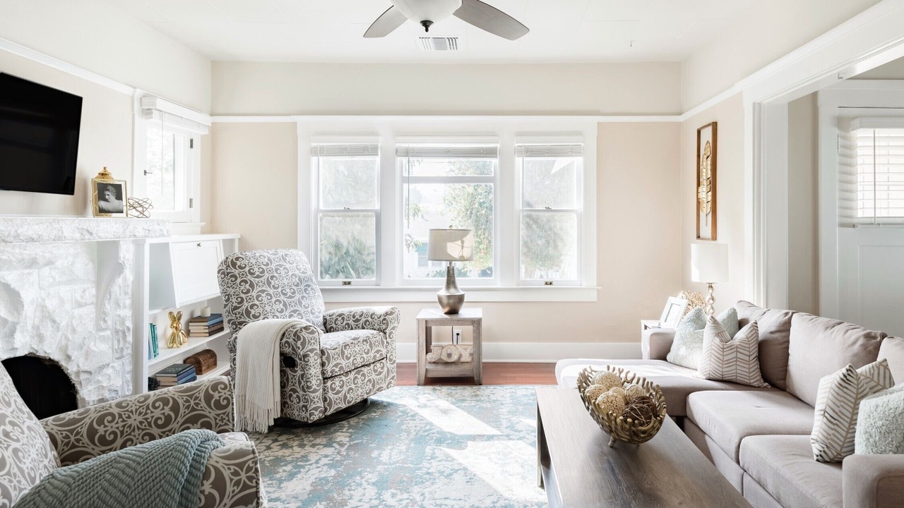 Photo of Livingroom in Whittier