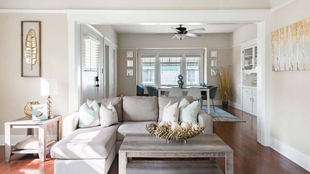 Photo of Livingroom in Whittier