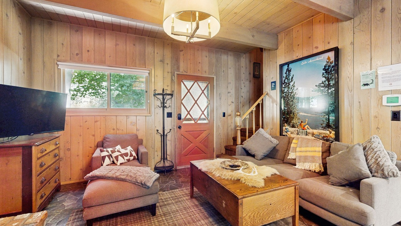 Photo of Livingroom in Arrowhead Villas