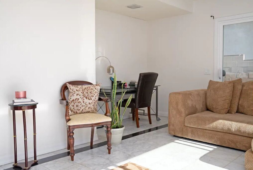 Photo of Livingroom in Chatsworth