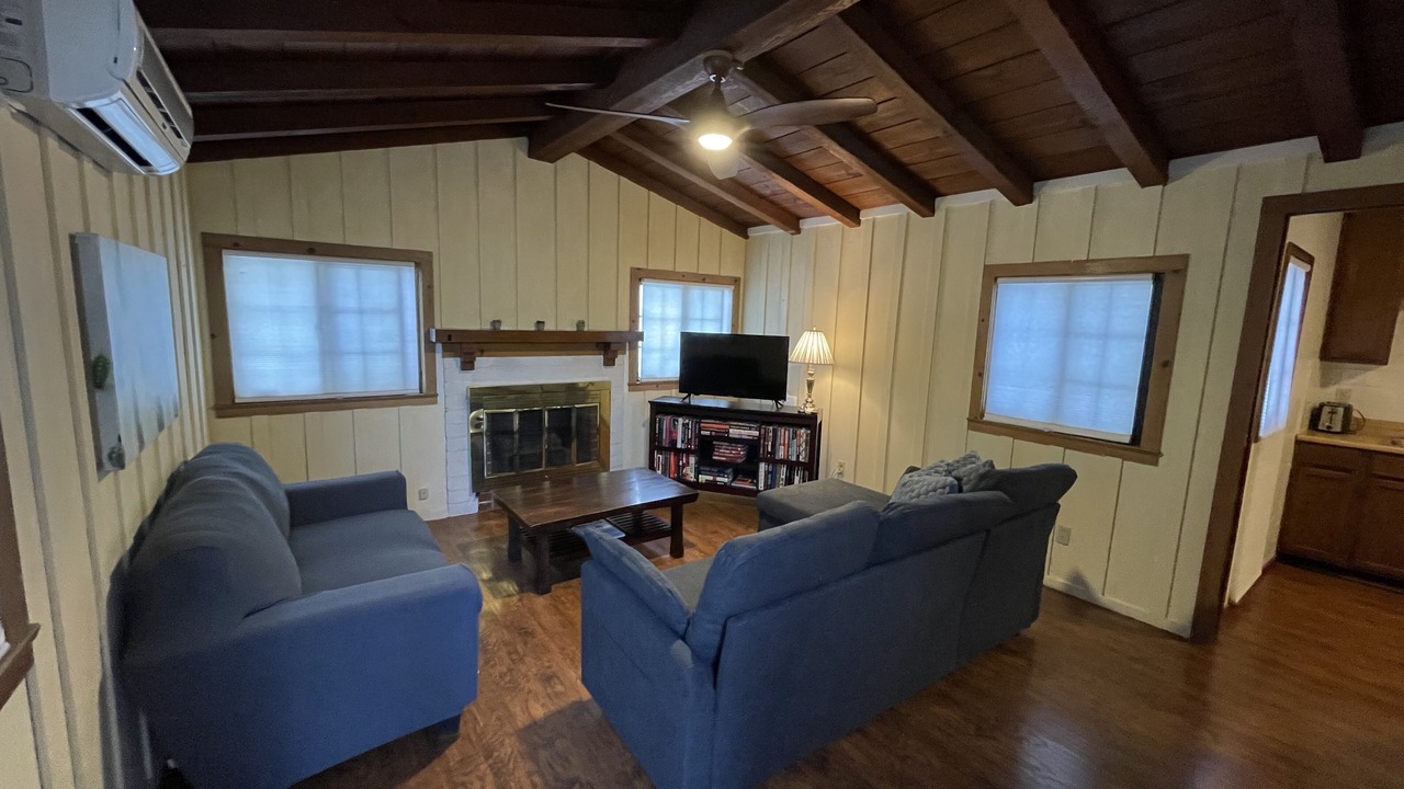 Photo of Livingroom in Historic Tennis Club