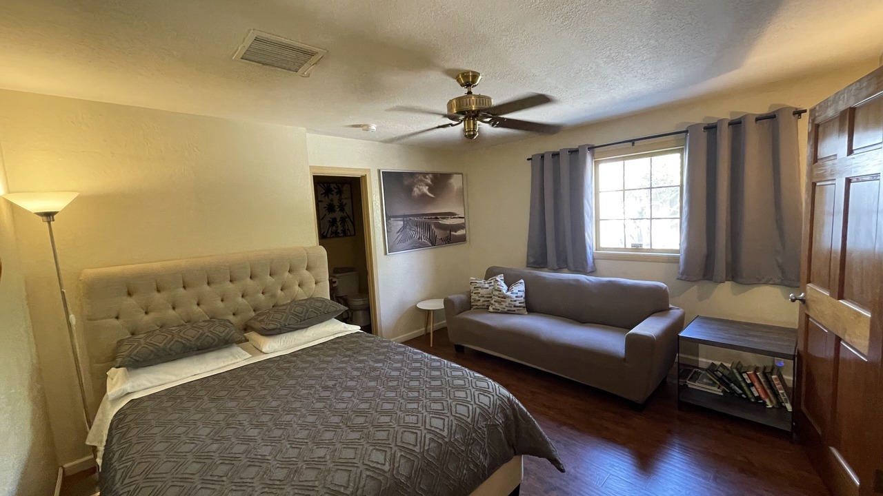 Photo of Bedroom in Historic Tennis Club