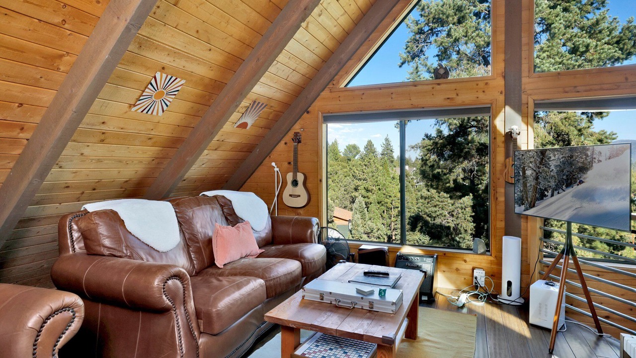 Photo of Livingroom in Whispering Forest