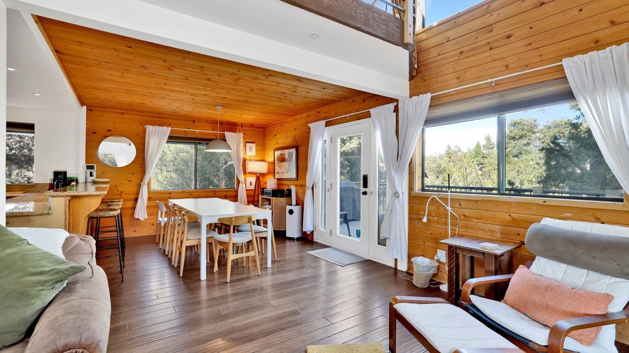 Photo of Livingroom in Whispering Forest