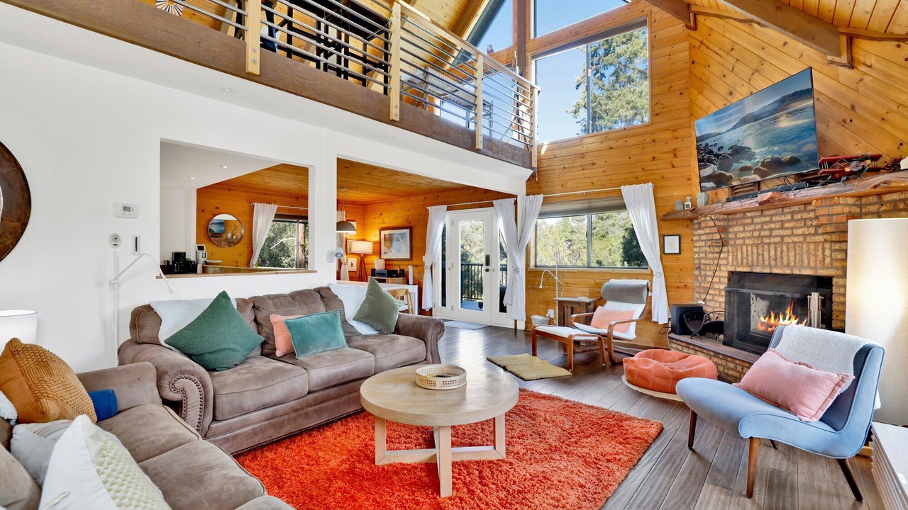 Photo of Livingroom in Whispering Forest