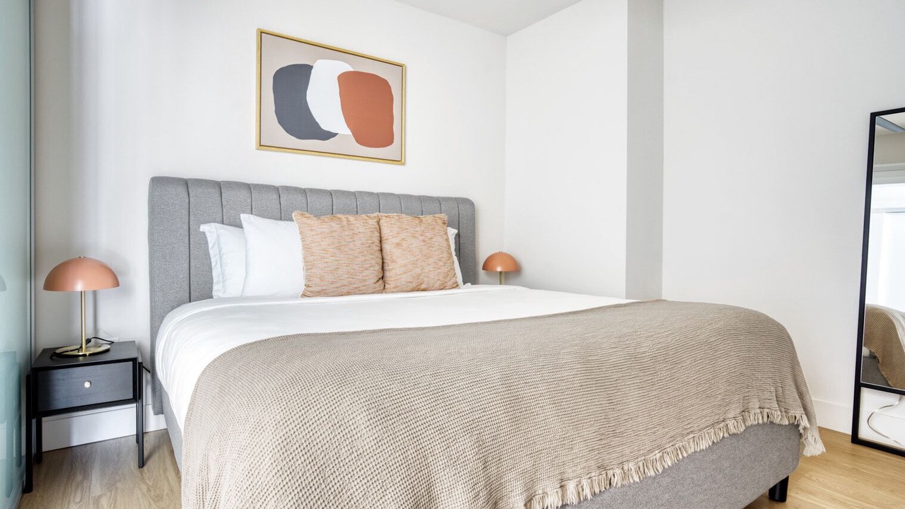 Photo of Bedroom in Downtown Oakland
