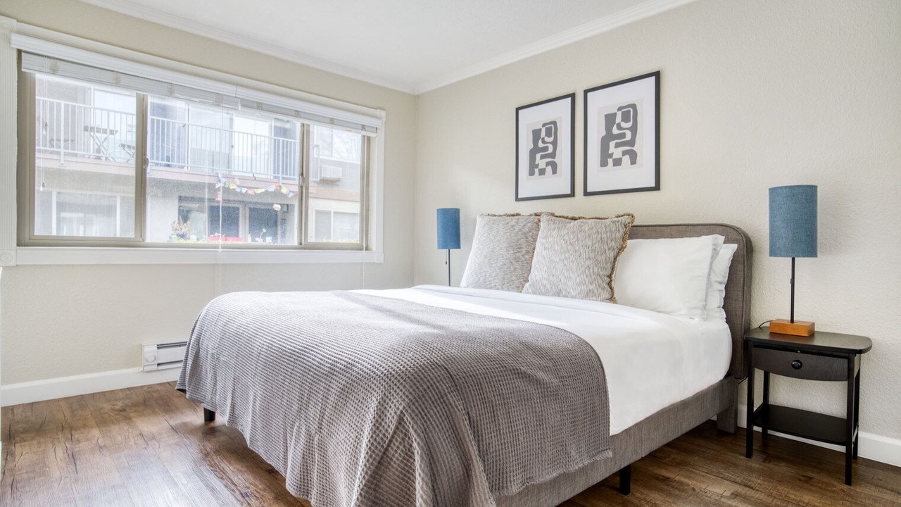 Photo of Bedroom in Mountain View
