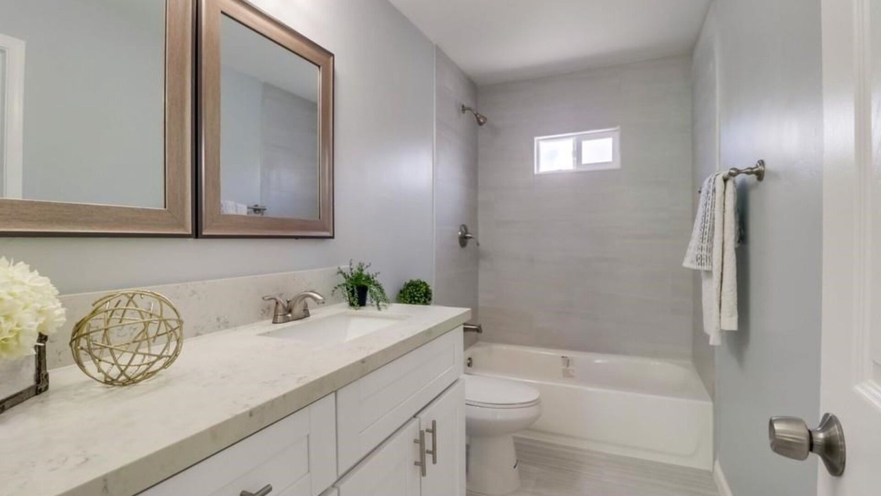 Photo of Bathroom in Lincoln Acres