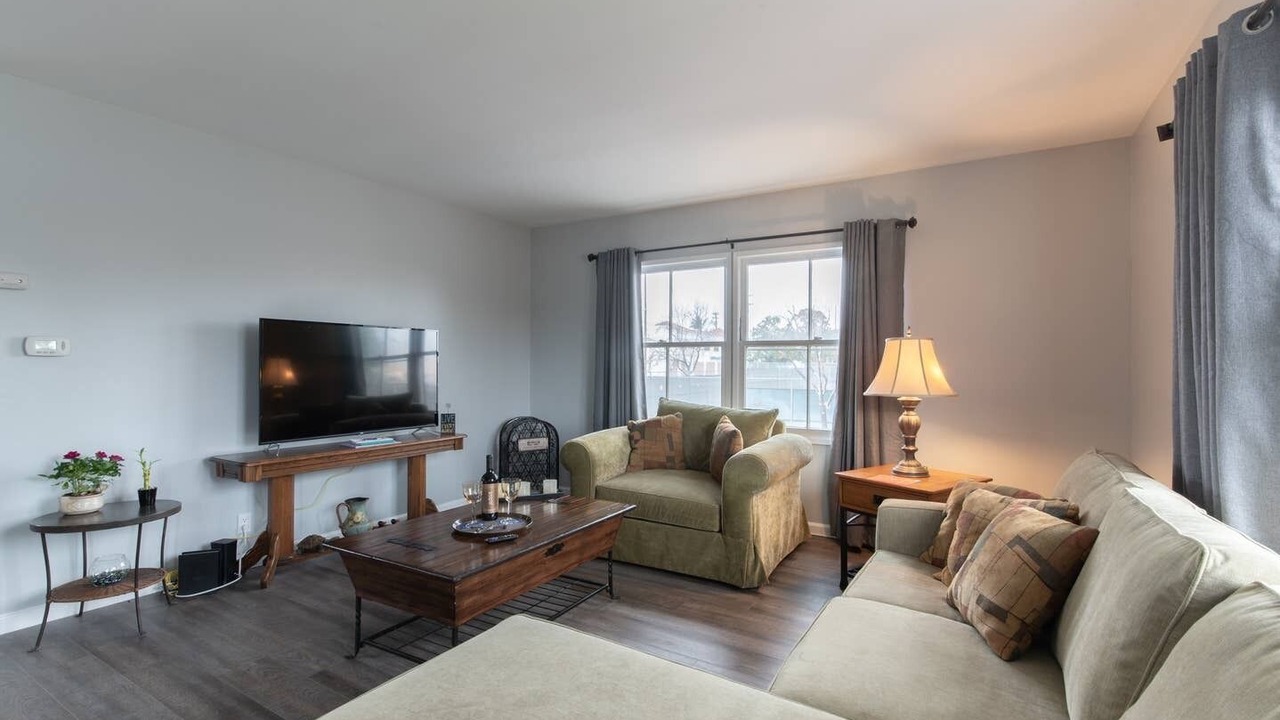 Photo of Livingroom in Eastside