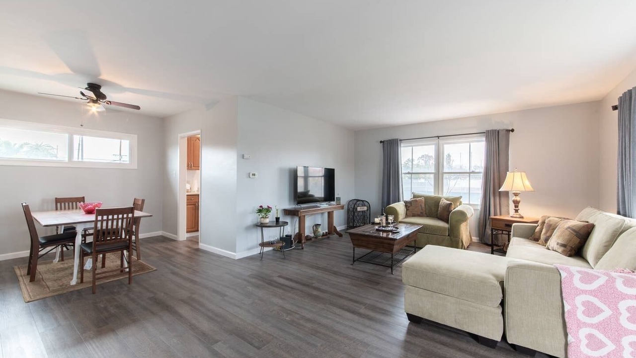 Photo of Livingroom in Eastside