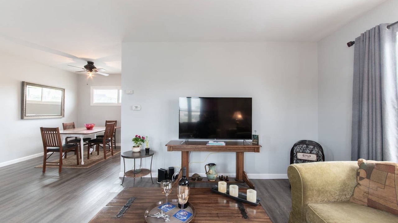 Photo of Livingroom in Eastside