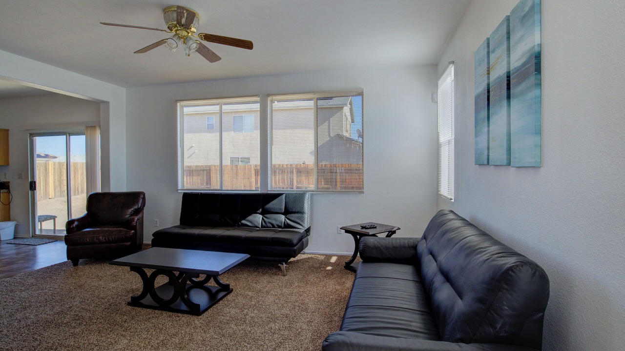 Photo of Livingroom in Victorville