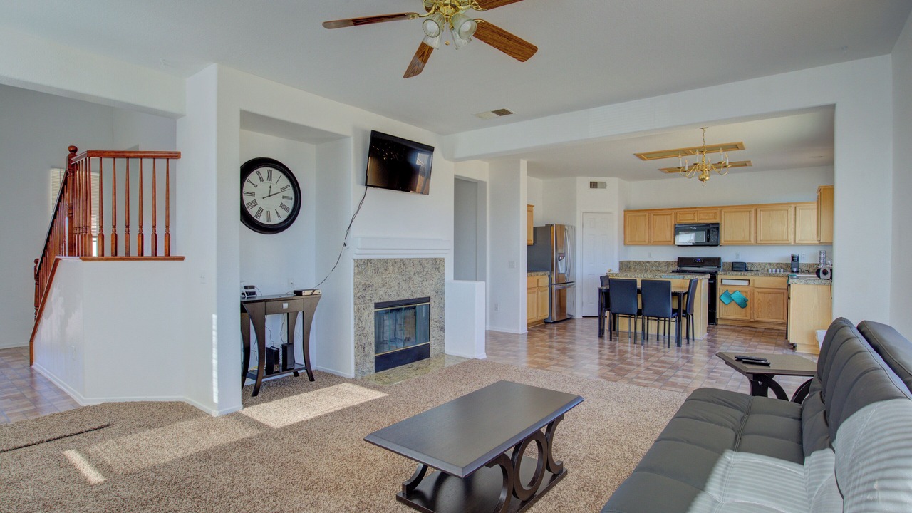 Photo of Livingroom in Victorville