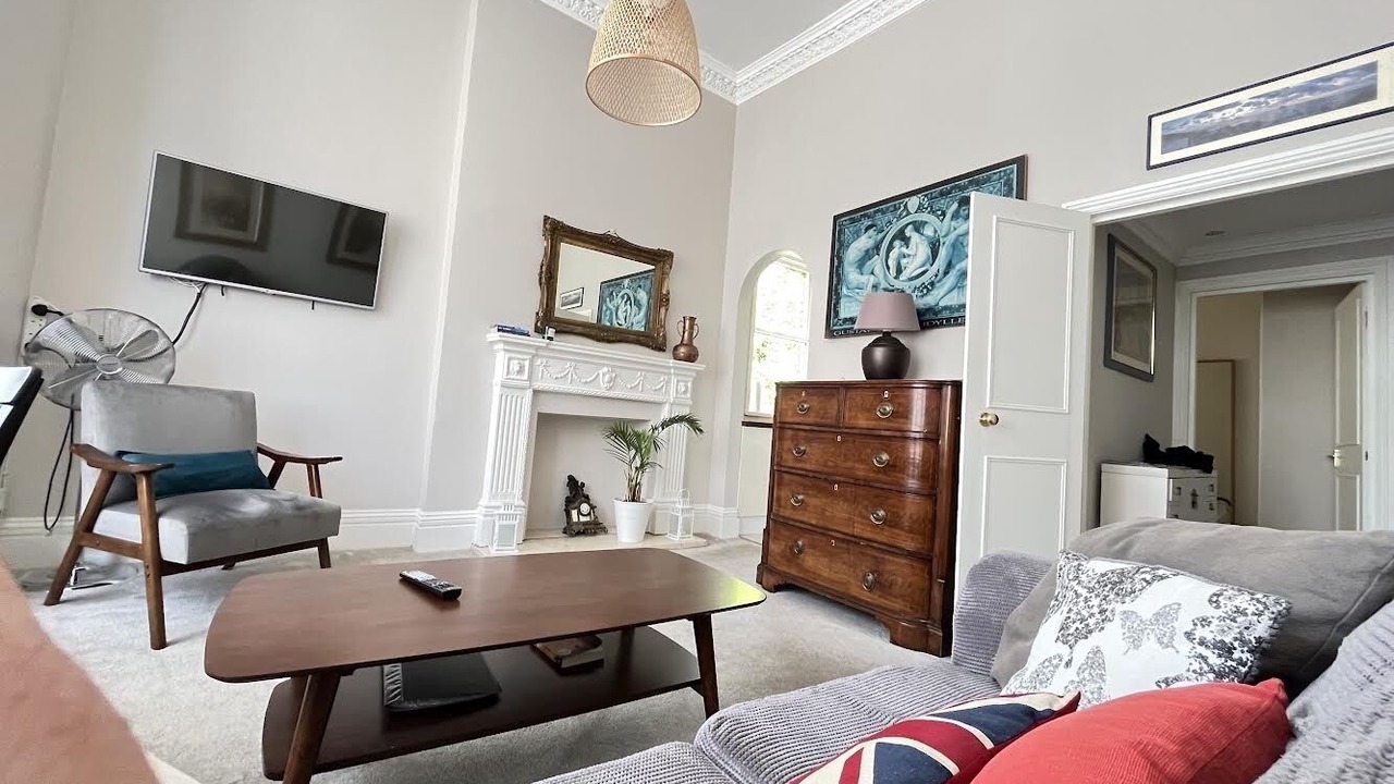 Photo of Livingroom in Earl's Court