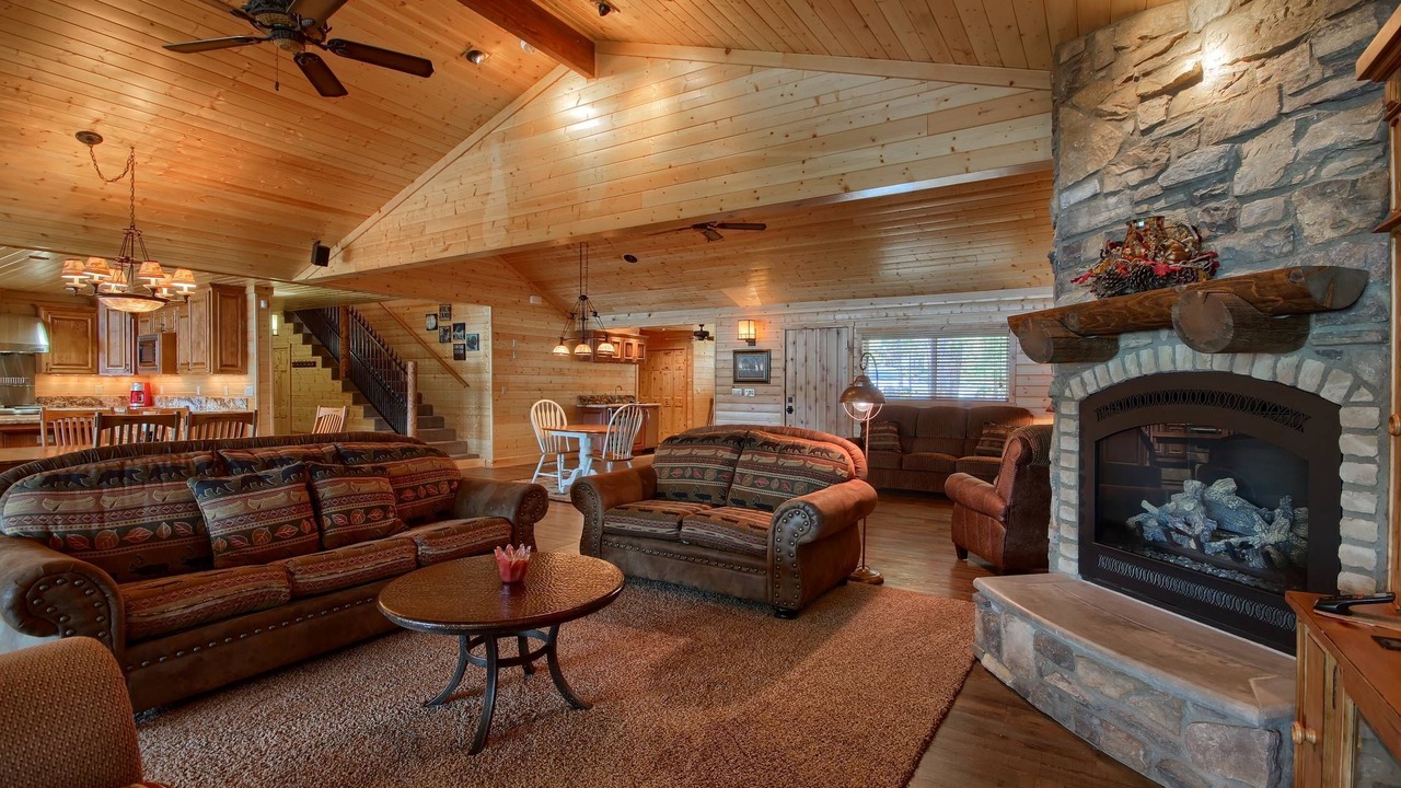 Photo of Livingroom in Bass Lake