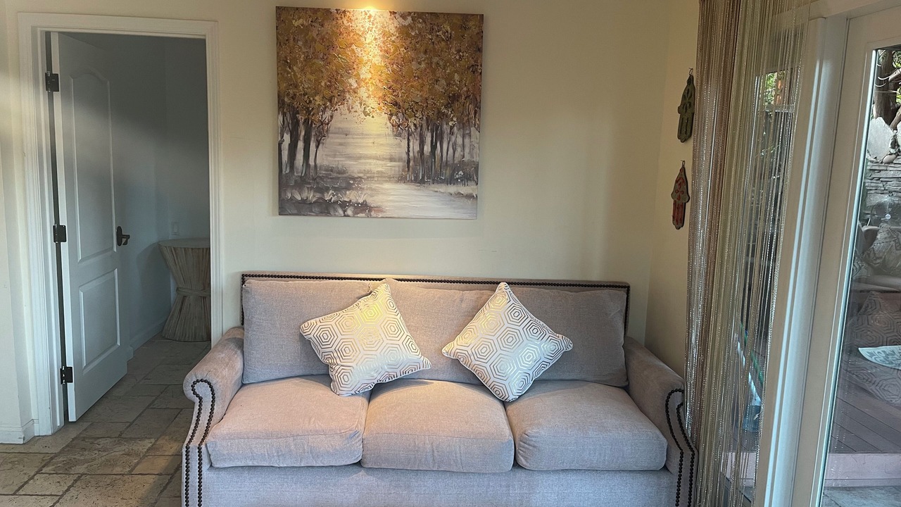 Photo of Livingroom in Woodland Hills