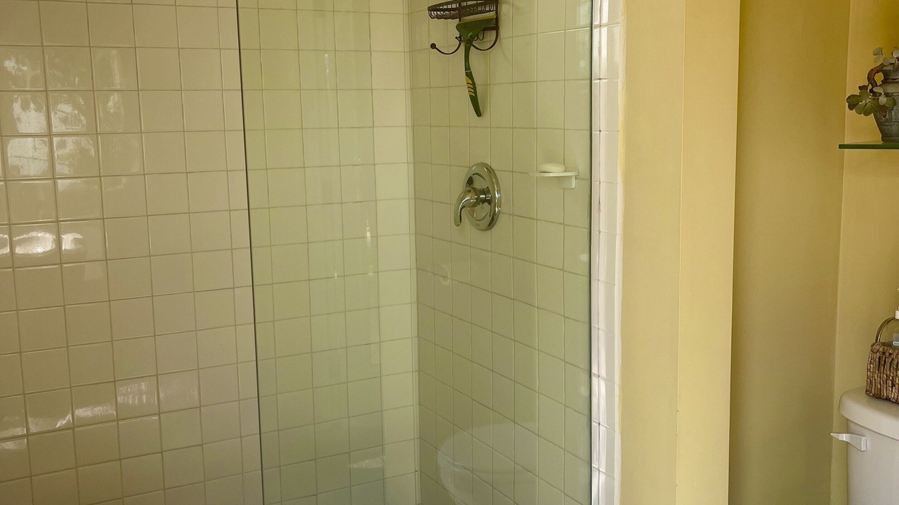 Photo of Bathroom in Hollywood Hills West