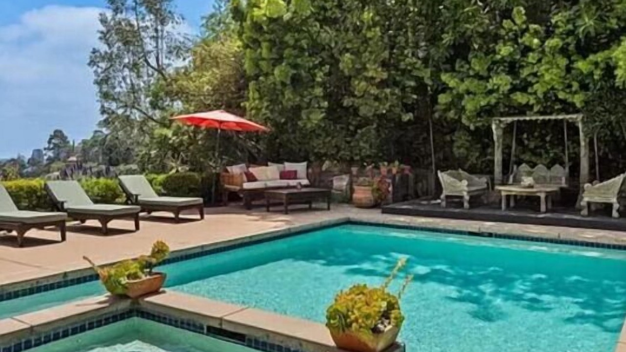 Photo of Outdoor in Hollywood Hills West