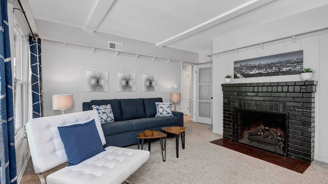 Photo of Livingroom in Sherman Oaks