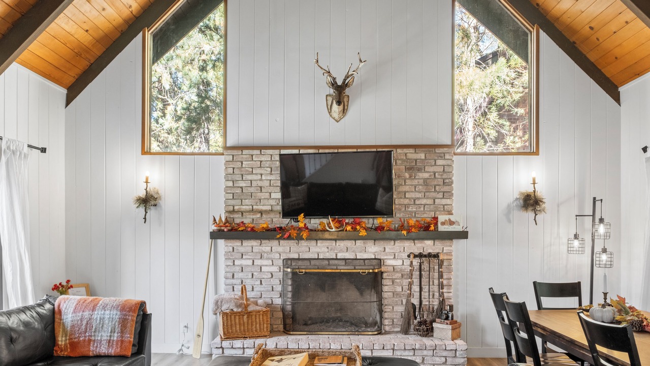 Photo of Livingroom in Blue Jay