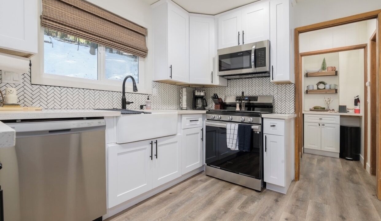 Photo of Kitchen in Blue Jay