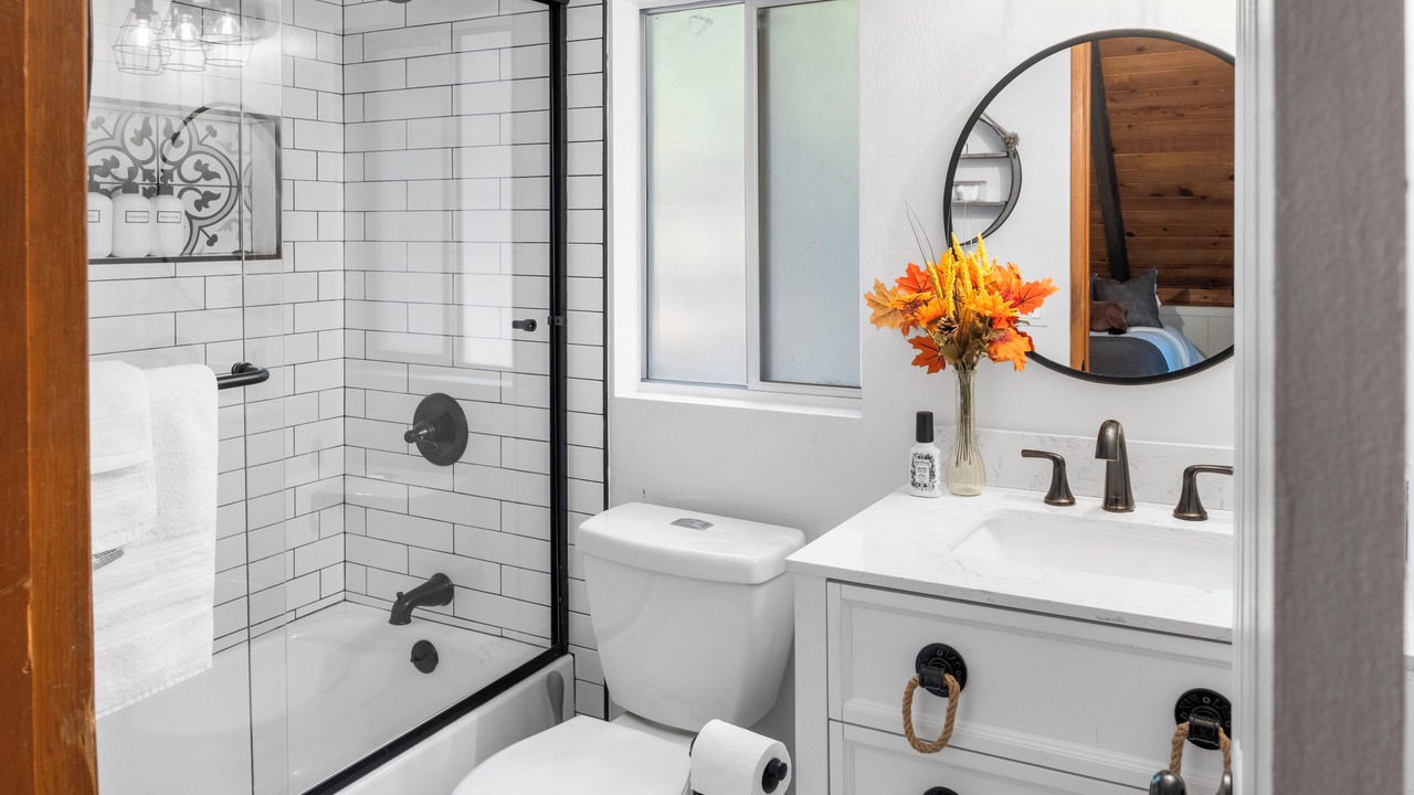 Photo of Bathroom in Blue Jay