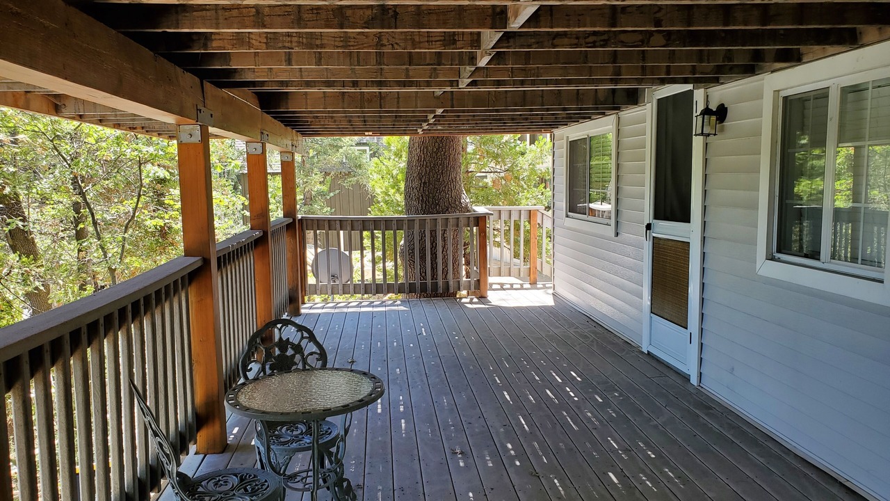 Photo of Patio Balcony in Cedar Glen