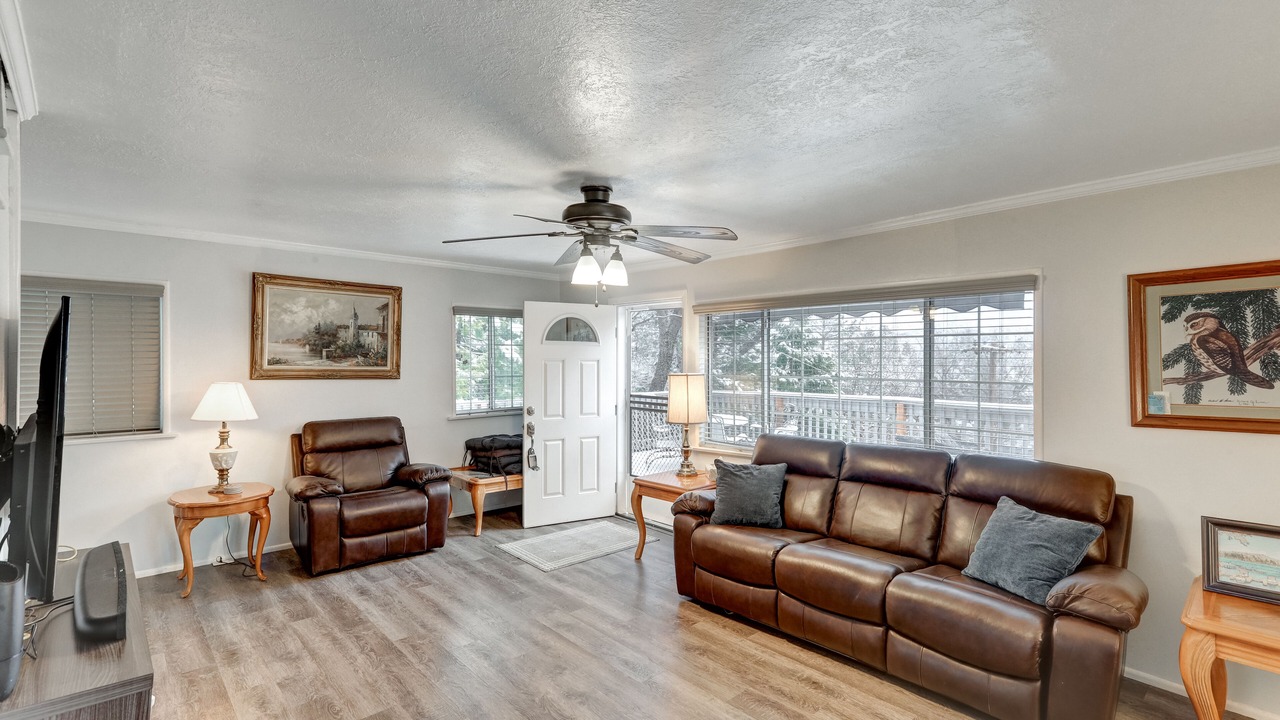 Photo of Livingroom in Cedar Glen