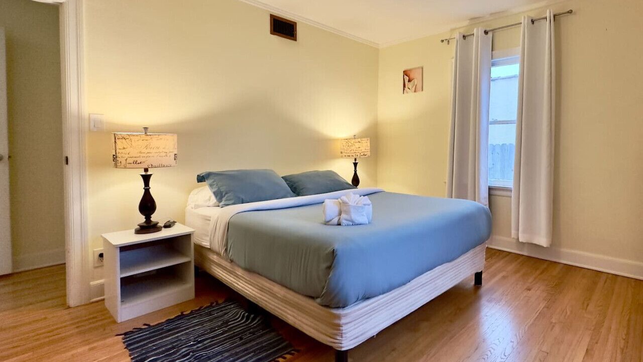 Photo of Bedroom in Mid-Wilshire