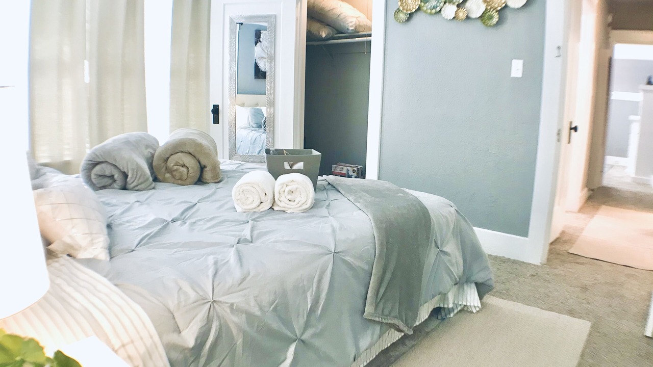 Photo of Bedroom in Oleander - Sunset