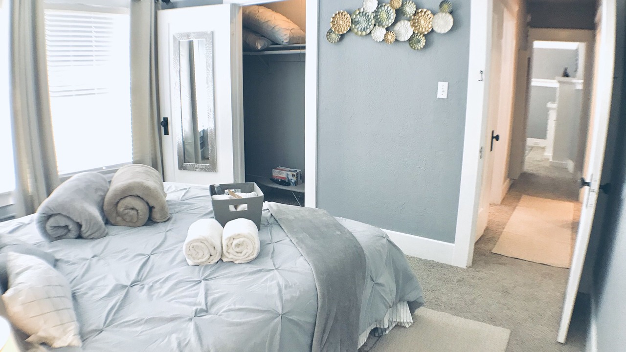 Photo of Bedroom in Oleander - Sunset