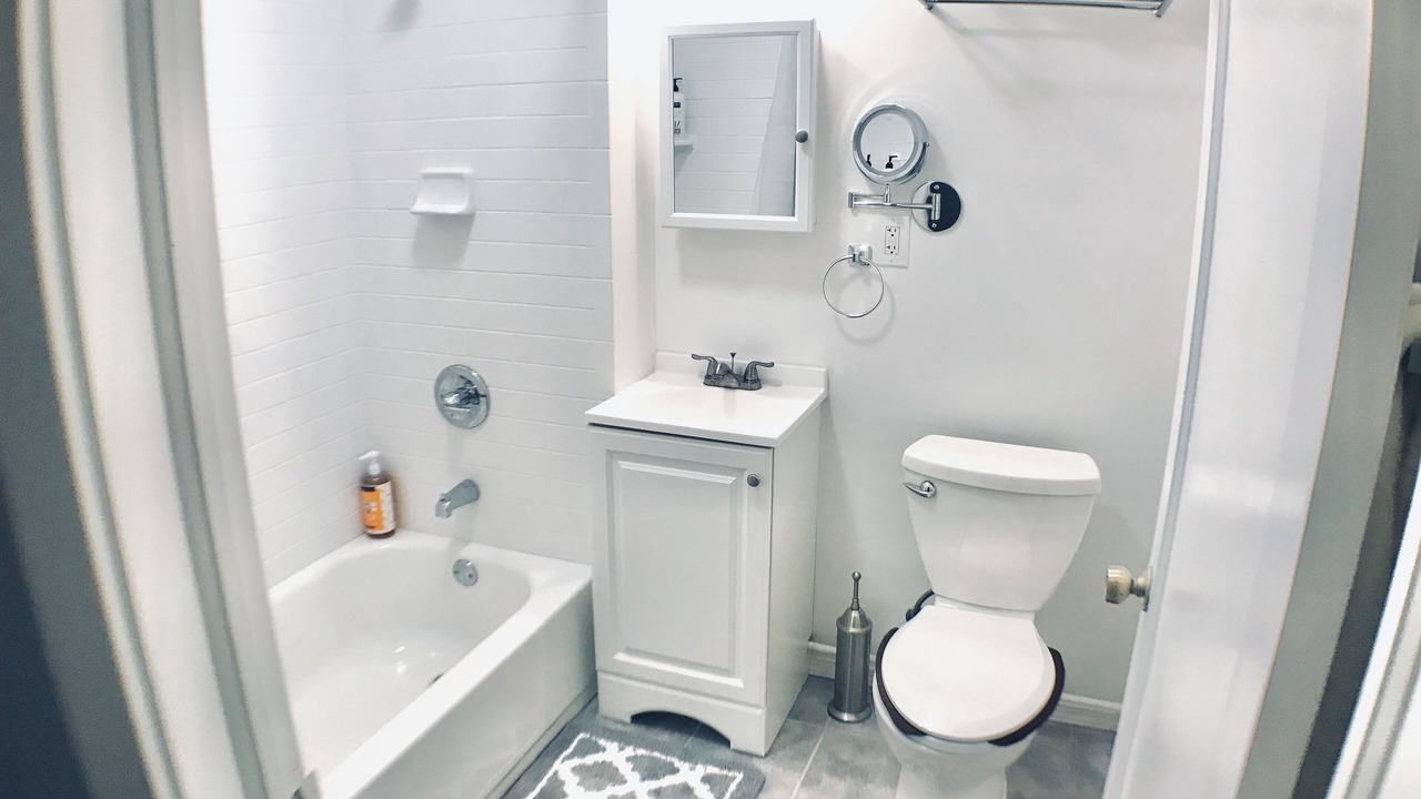 Photo of Bathroom in Oleander - Sunset