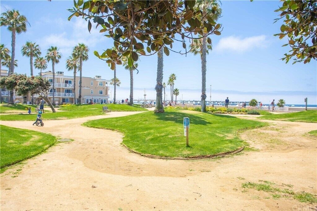 Photo of Others in Hermosa Beach