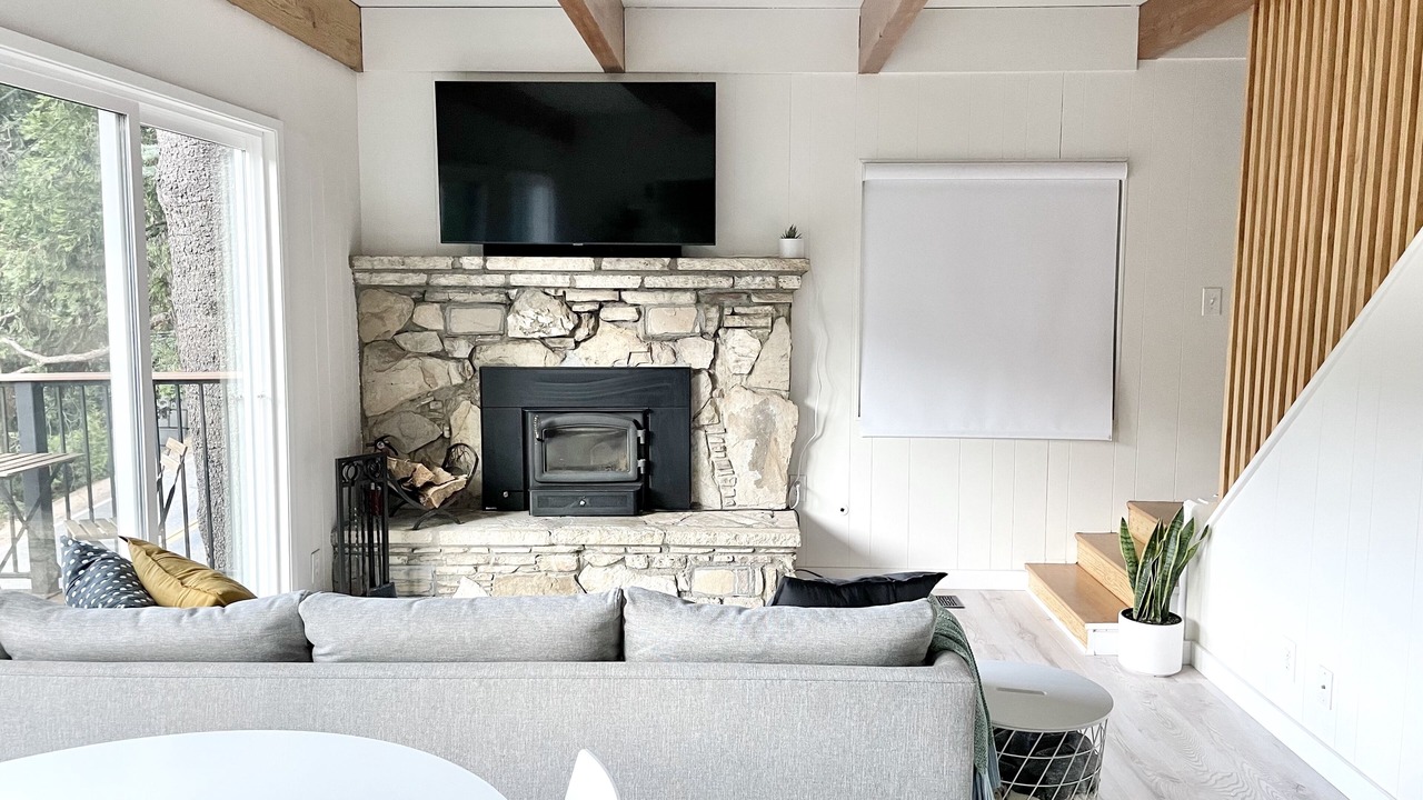 Photo of Livingroom in Crestline