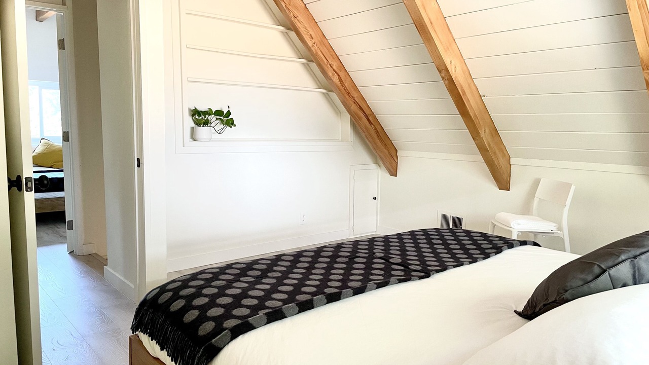 Photo of Bedroom in Crestline