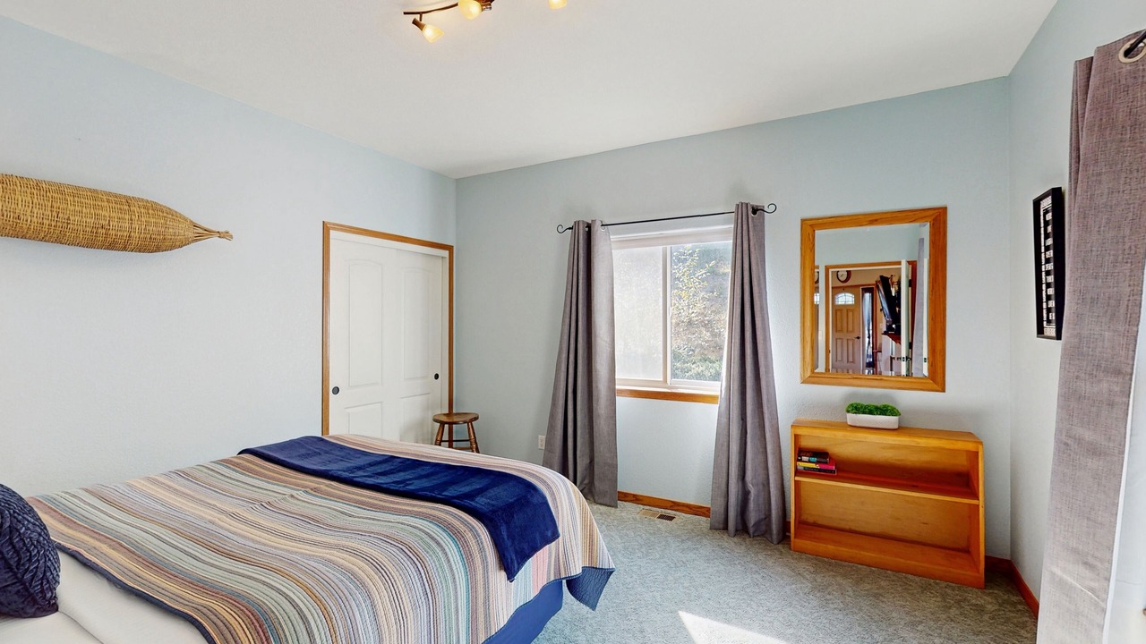Photo of Bedroom in Orick