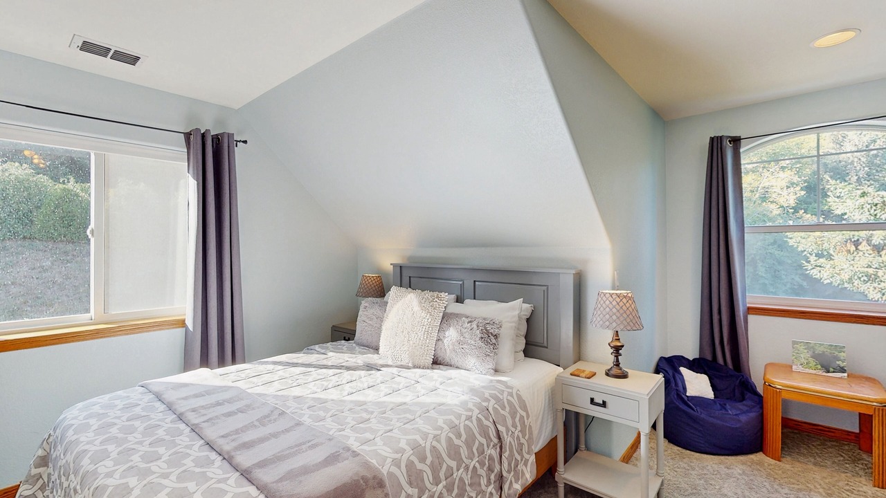Photo of Bedroom in Orick