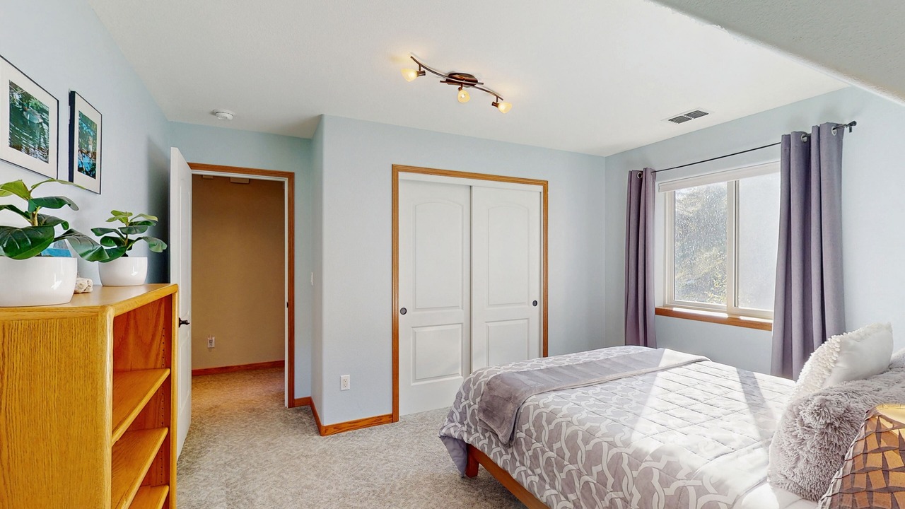 Photo of Bedroom in Orick