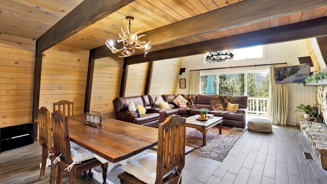 Photo of Livingroom in Moonridge