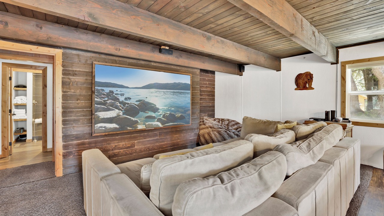 Photo of Livingroom in Moonridge