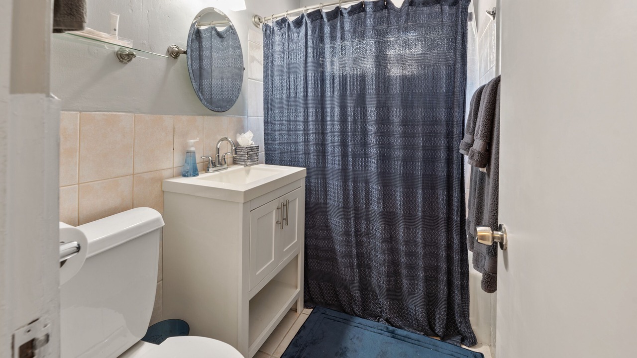 Photo of Bathroom in Bay Park