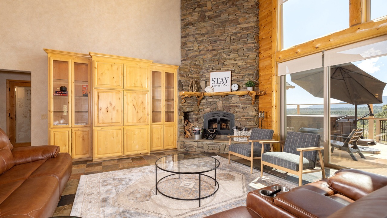 Photo of Livingroom in Castle Glen Estates