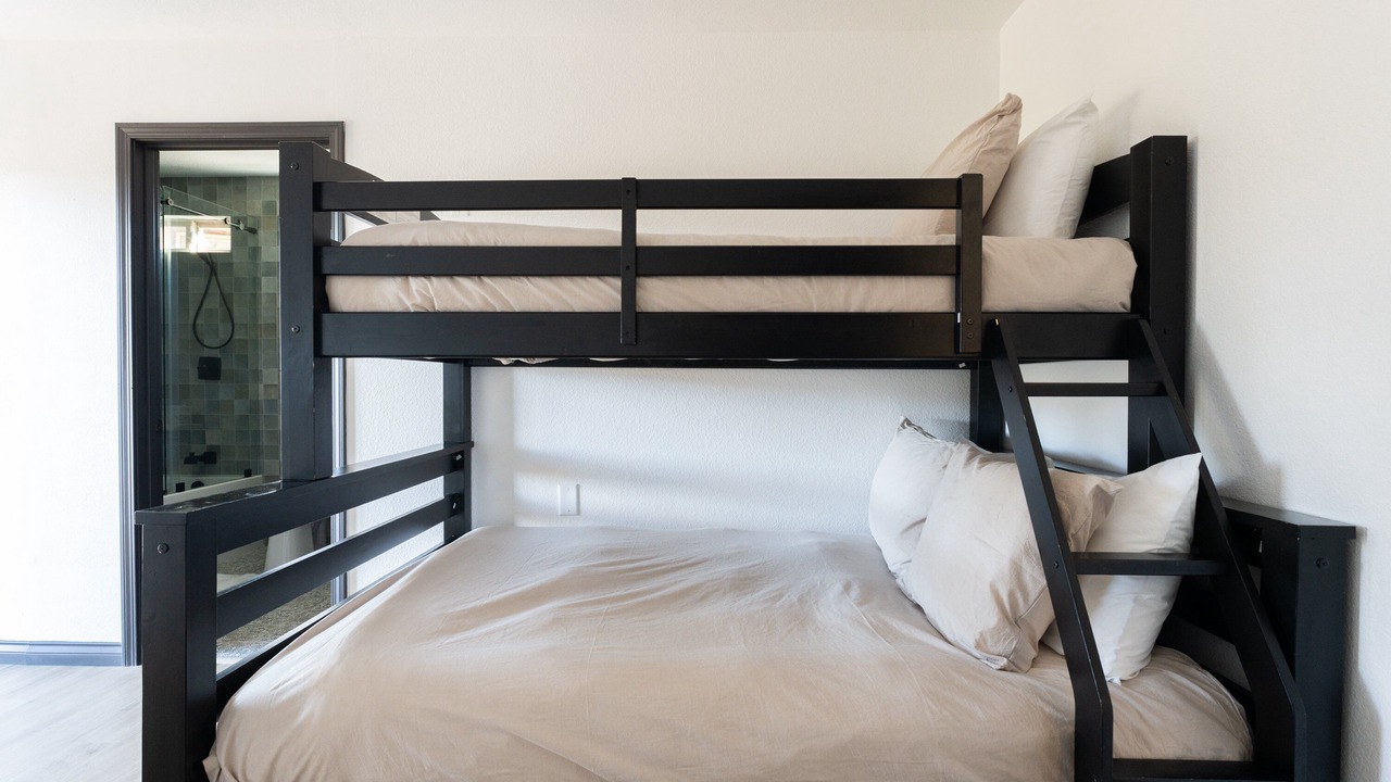 Photo of Bedroom in Castle Glen Estates